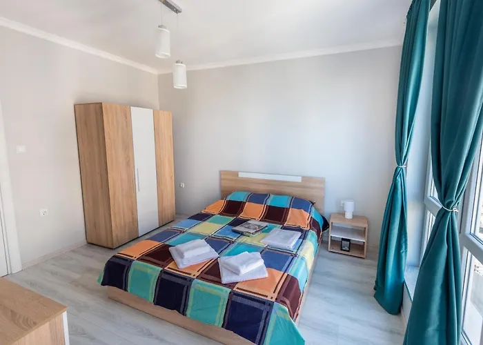 Lovely 1bed For 4 Guests & Free Street Parking Апартаменти Пловдив